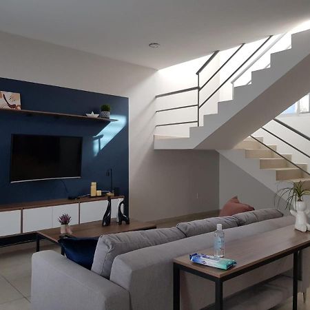 הוילה גואדלחארה Casa Azul Turquesa Excelente Ubicacion Facturamos מראה חיצוני תמונה