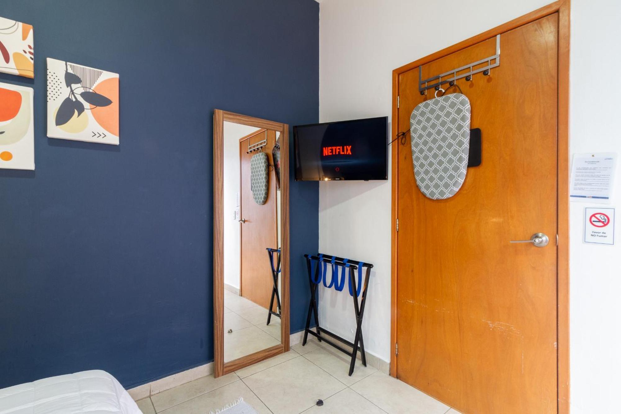 הוילה גואדלחארה Casa Azul Turquesa Excelente Ubicacion Facturamos מראה חיצוני תמונה