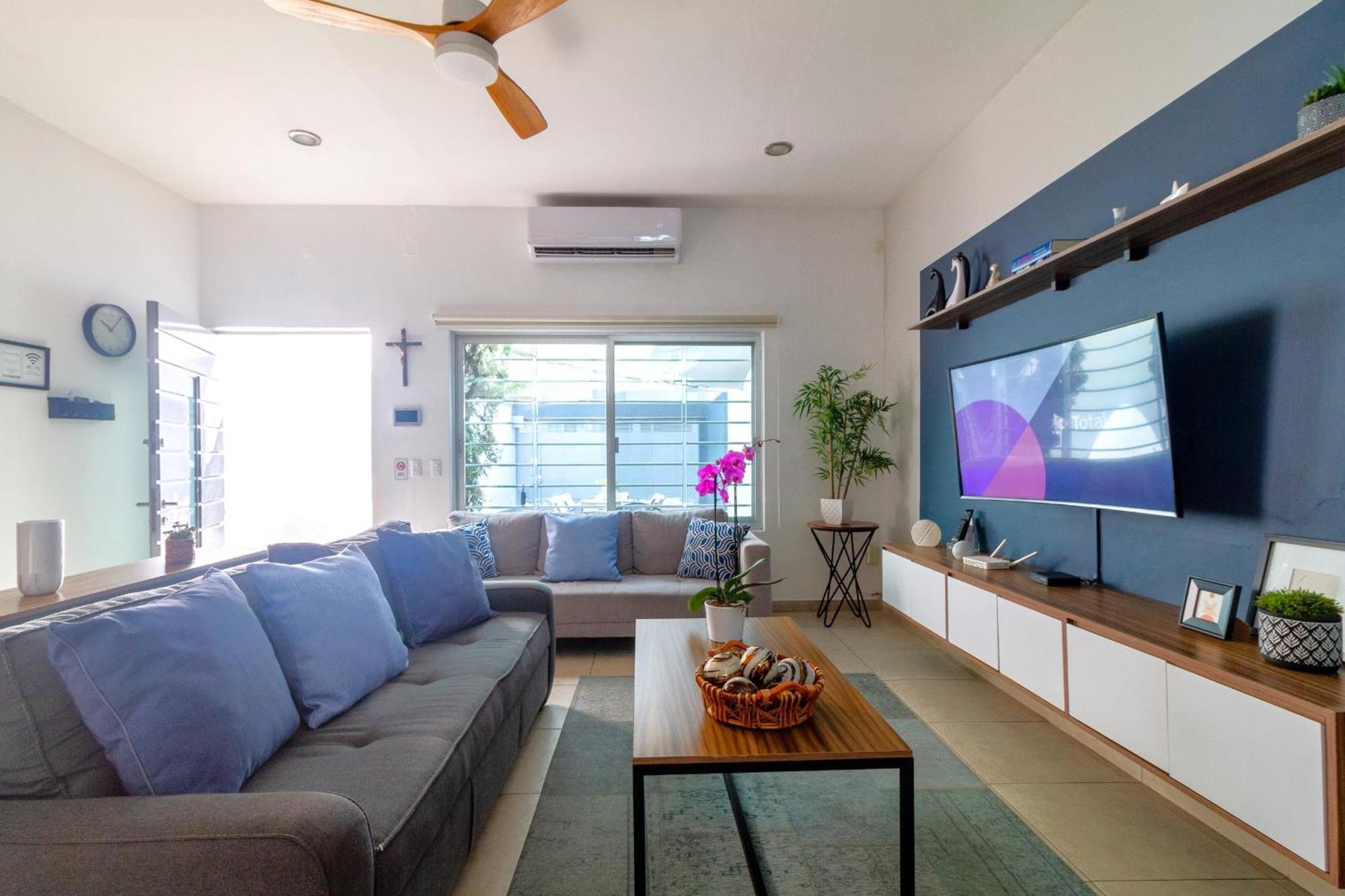 הוילה גואדלחארה Casa Azul Turquesa Excelente Ubicacion Facturamos מראה חיצוני תמונה